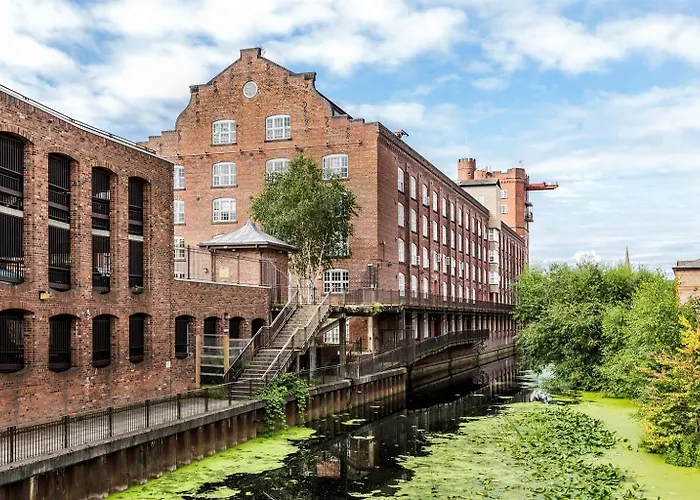 No 18 The Waterline Riverside * York