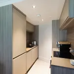 No 18 The Waterline Riverside Daire *